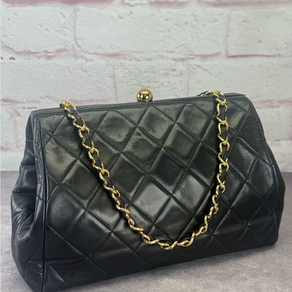 Chanel Black Quilted Caviar Leather Vintage Timeless Frame Bag - Picture 2 of 15